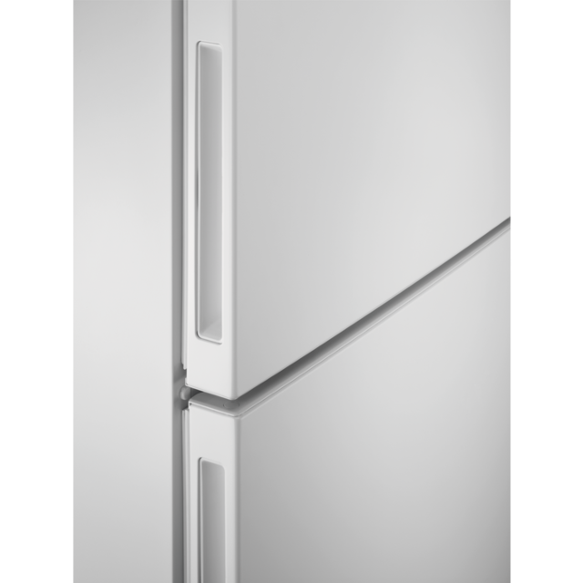 AEG RCB632E3MW 59.5cm 60/40  Fridge Freezer - White
