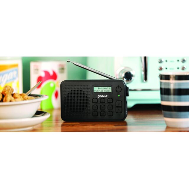 Groov-e GVDR10BK Madrid Rechargeable DAB Radio With Bluetooth 