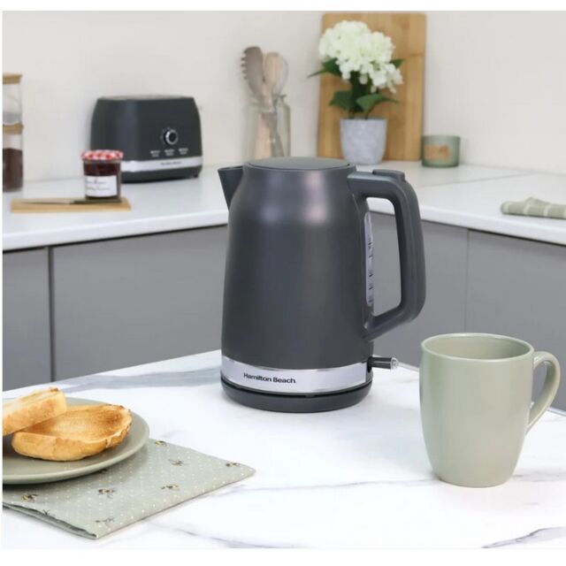Hamilton Beach HBK3045MCH Hamilton Beach Ella 1.7L Matte Charcoal Kettle